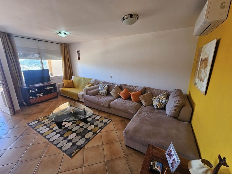 Apartment | Resale in La Cala de Mijas in La Cala de Mijas, Costa del Sol - Photo 2