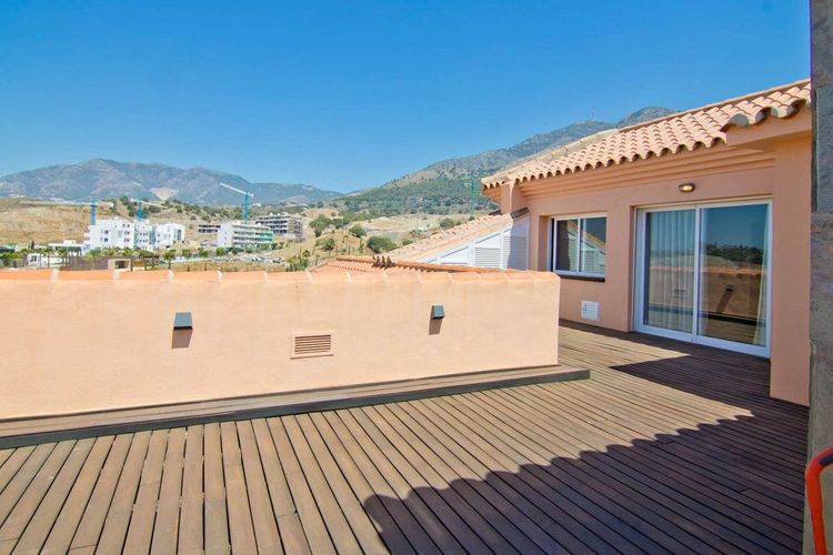 Penthouse | Resale in Fuengirola in Fuengirola Others, Costa del Sol - Photo 2