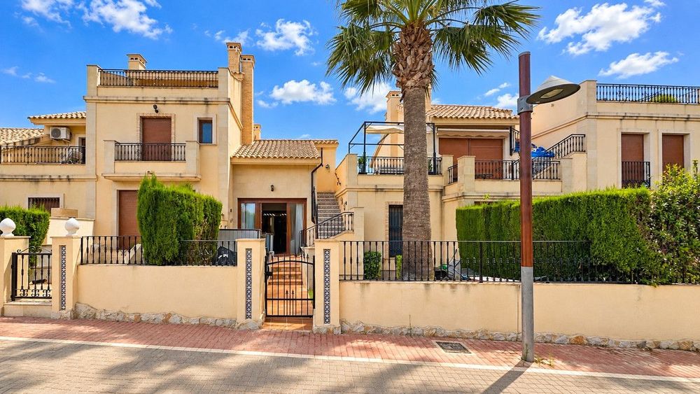 House | Resale in La Finca Golf - Property photo 1