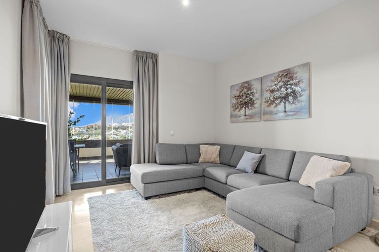 Apartment | Resale in Los Flamingos in Los Flamingos, Costa del Sol - Photo 3