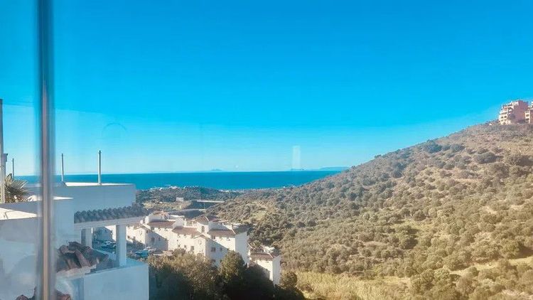 Penthouse | Resale in Calahonda in Calahonda, Costa del Sol - Photo 3