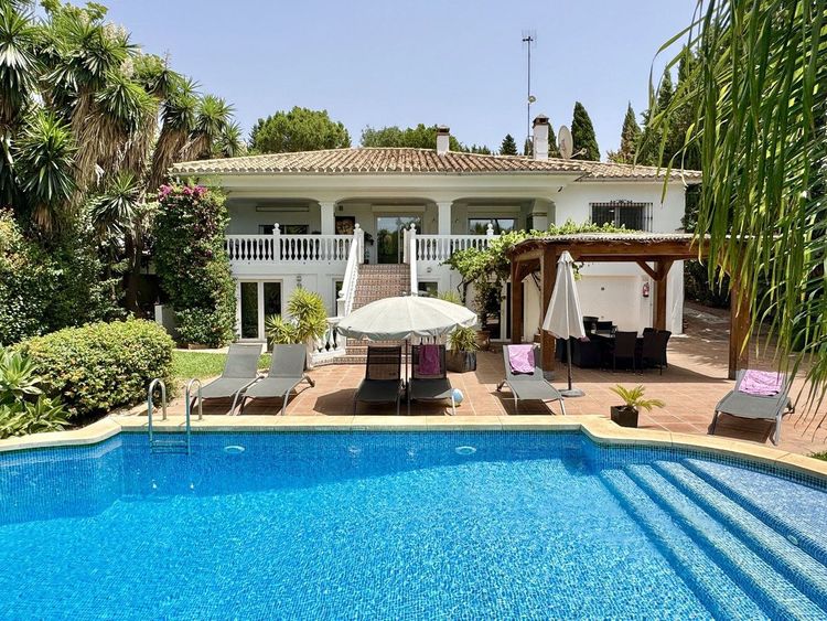 House | Resale in Sierrezuela in Sierrezuela, Costa del Sol - Photo 3
