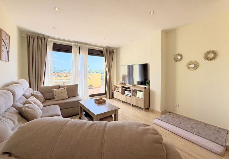 Penthouse | Resale in Estepona in Estepona, Costa del Sol - Photo 5