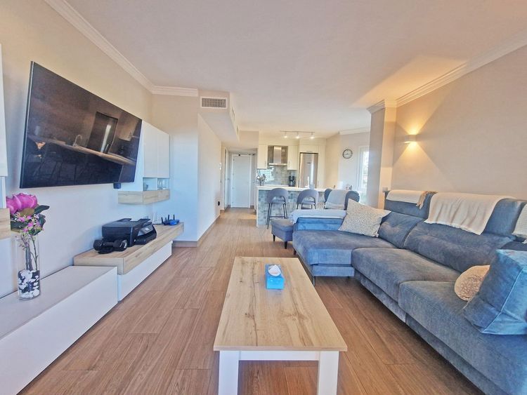 Apartment | Resale in Calahonda in Calahonda, Costa del Sol - Photo 3