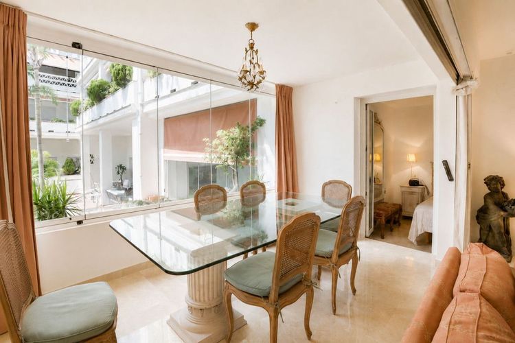 Apartment | Resale in Marbella in Marbella Others, Costa del Sol - Photo 2