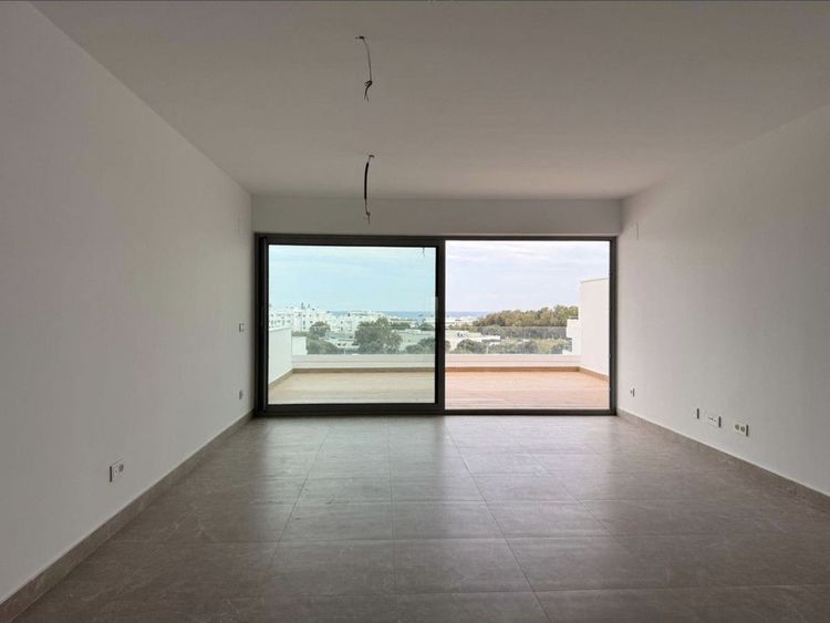 Apartment | Resale in Estepona in Estepona, Costa del Sol - Photo 5