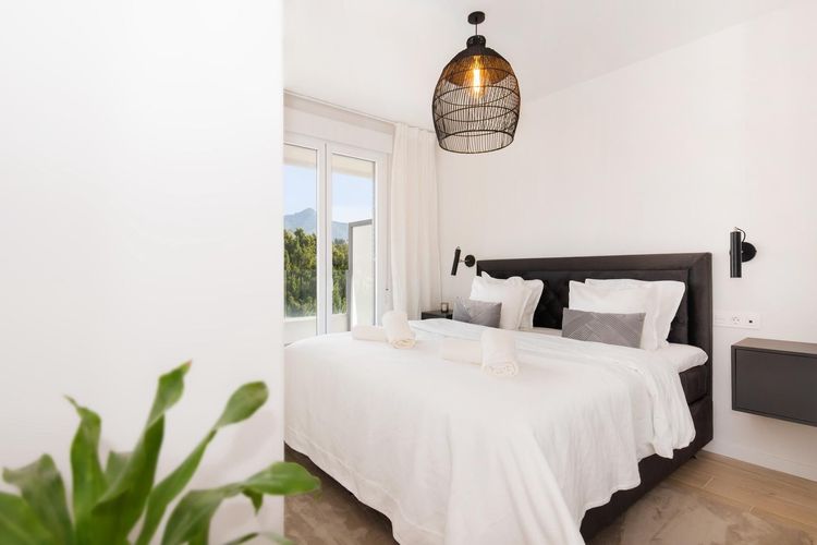 Apartment | Resale in La Campana in La Campana, Costa del Sol - Photo 4