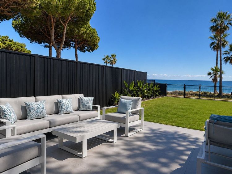 House | Resale in New Golden Mile in New Golden Mile, Costa del Sol - Photo 3