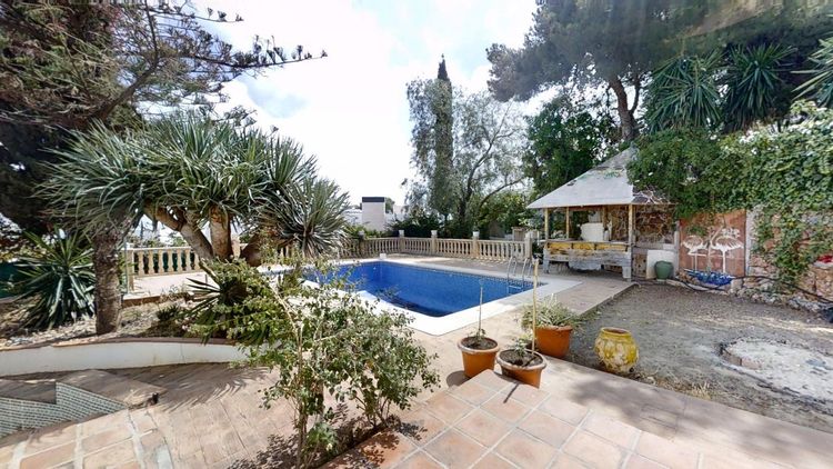House | Resale in Alhaurín de la Torre in Alhaurín de la Torre, Costa del Sol - Photo 5