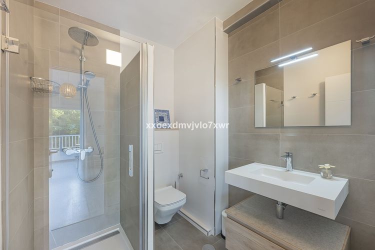 Apartment | Resale in Marbella in Marbella, Costa del Sol - Photo 2
