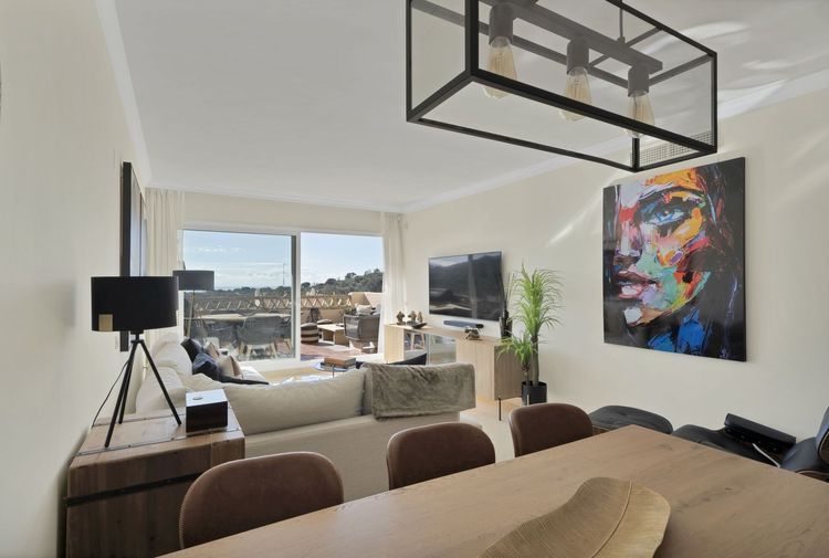 Apartment | Resale in Elviria in Elviria, Costa del Sol - Photo 3