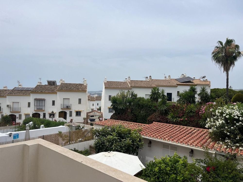 Apartment | Resale in Estepona in Estepona, Costa del Sol - Main property photo