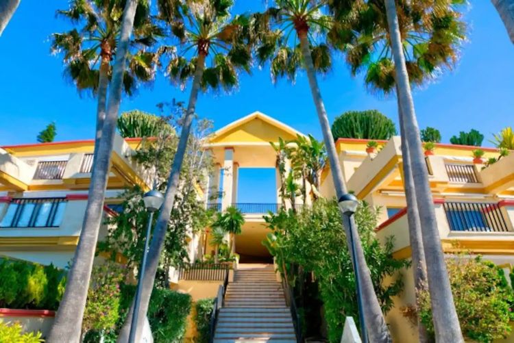 Apartment | Resale in Marbella in Marbella, Costa del Sol - Photo 3