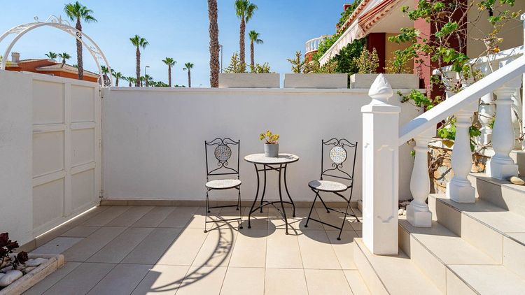 House | Resale in Dona Pepa in Dona Pepa, Costa Blanca - Photo 5