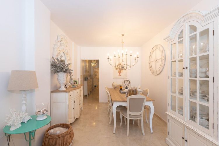 Apartment | Resale in Estepona in Estepona, Costa del Sol - Photo 3