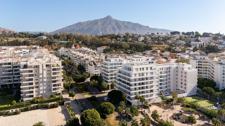 Penthouse | Resale in La Campana in La Campana, Rodeo Alto-Guadaiza-La Campana, Costa del Sol - Photo 2