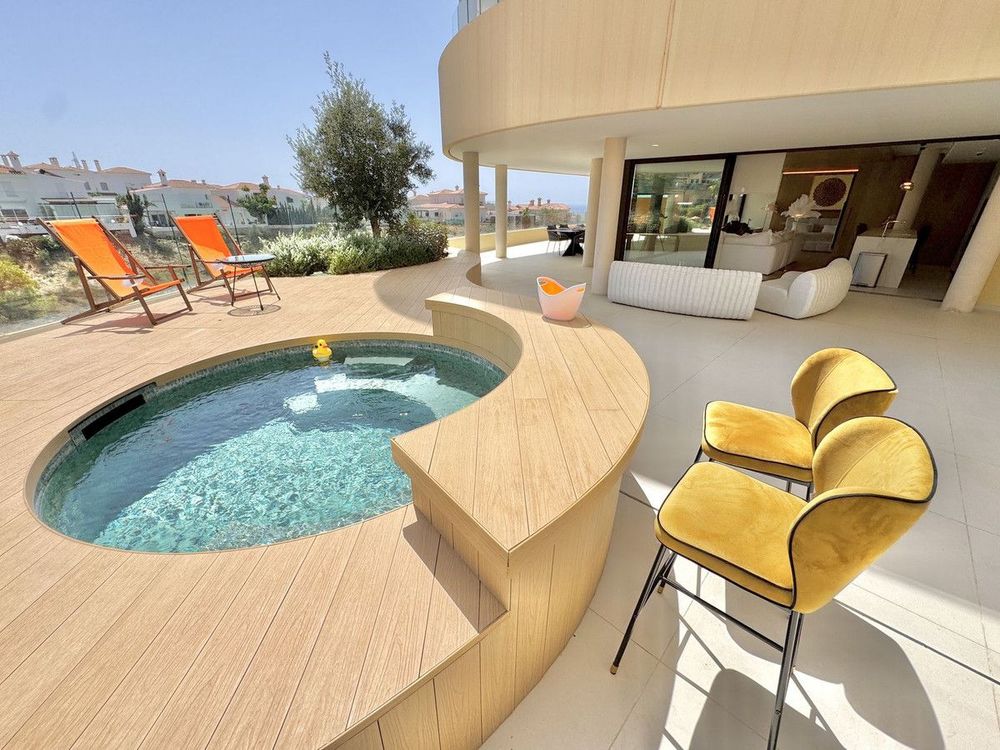 Apartment | Resale in Benalmadena Costa in Benalmadena Costa, Costa del Sol - Main property photo