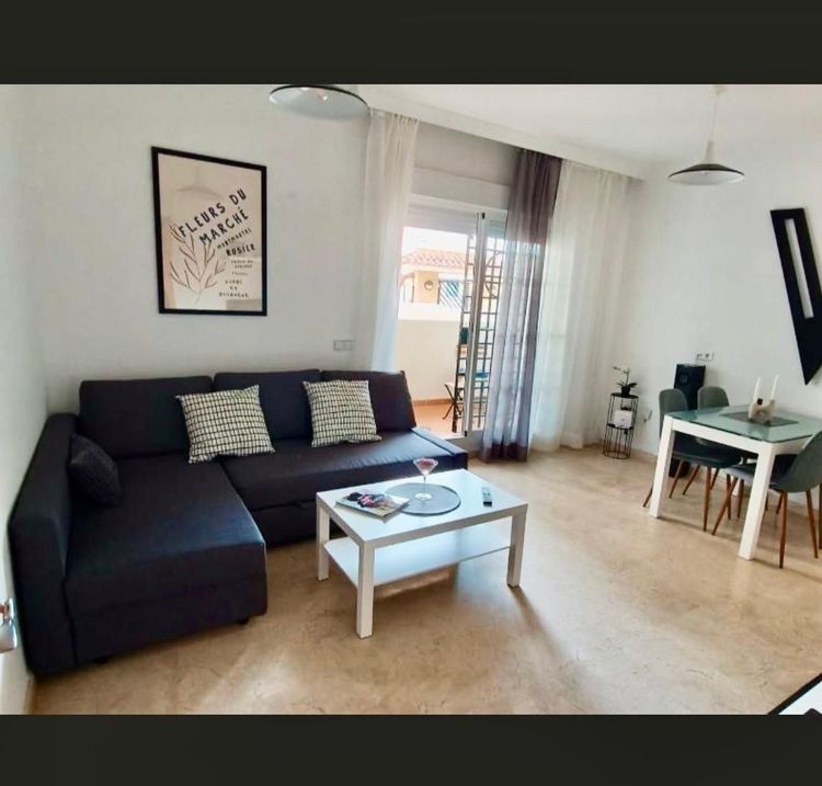 Apartment | Resale in Benalmadena in Benalmadena Others, Costa del Sol - Photo 2