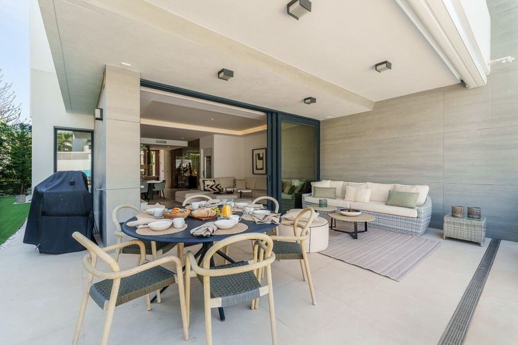 House | Resale in Puerto Banús in Puerto Banús, Nueva Andalucía, Costa del Sol - Photo 5