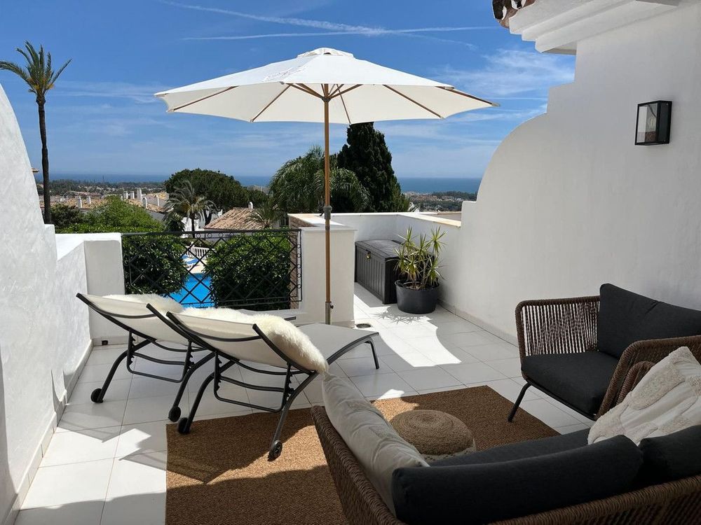 Apartment | Resale in El Paraiso in El Paraiso, Costa del Sol - Main property photo