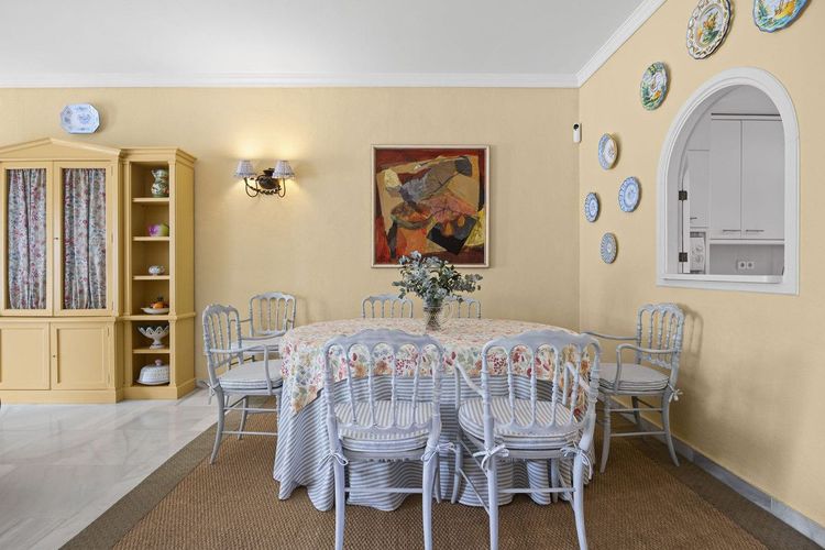 House | Resale in La Quinta in La Quinta, Costa del Sol - Photo 4