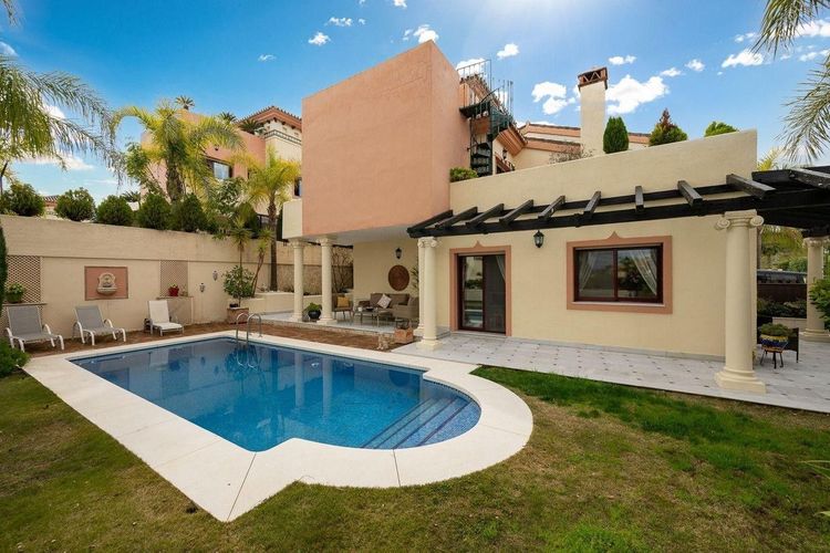 House | Resale in Coín - Development photo 1