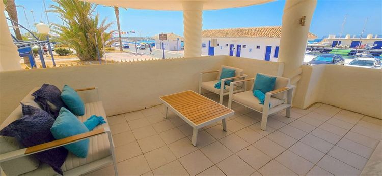Apartment | Resale in Benalmadena Costa in Benalmadena Costa, Costa del Sol - Photo 2