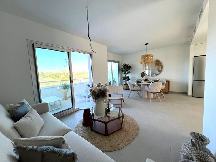 Apartment | Resale in Estepona in Estepona, Costa del Sol - Photo 3