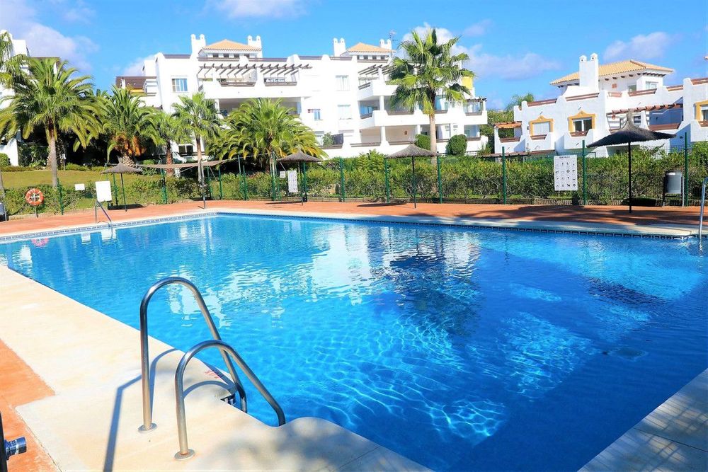 House | Resale in Estepona in Estepona, Costa del Sol - Main property photo