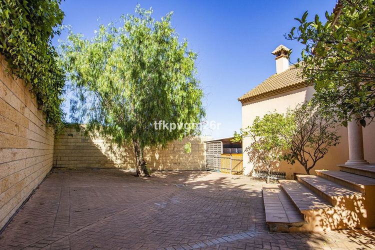 House | Resale in La Alcaidesa in La Alcaidesa, Costa del Sol - Photo 4