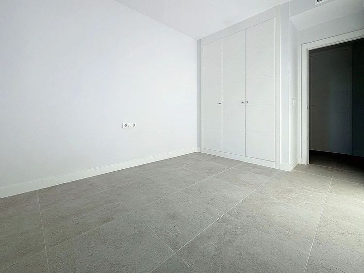 Apartment | Resale in Estepona in Estepona, Costa del Sol - Photo 4