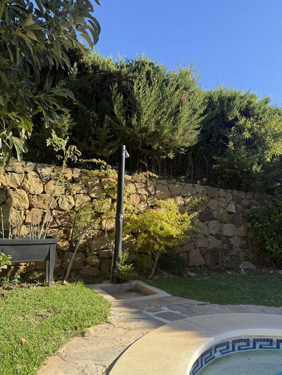 House | Resale in Calahonda in Calahonda, Costa del Sol - Photo 4