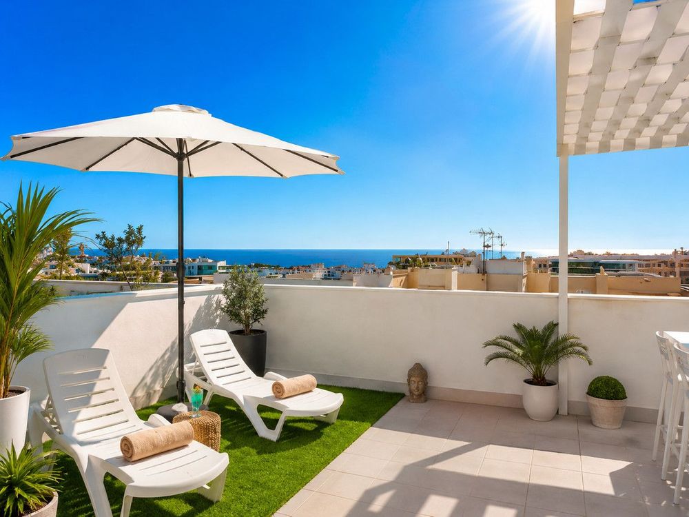 Penthouse | Resale in Estepona in Estepona, Costa del Sol - Main property photo