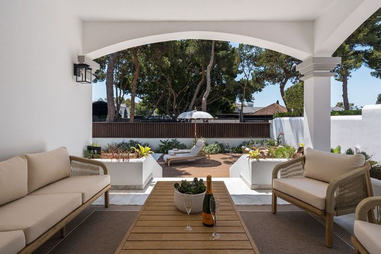 House | Resale in Puerto Banús in Puerto Banús, Costa del Sol - Photo 5
