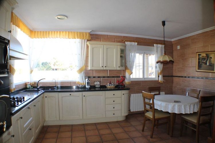 House | Resale in L'Alfás del Pi in L'Alfás del Pi, Costa Blanca - Photo 3
