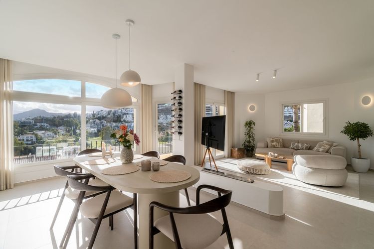 listing card gallery