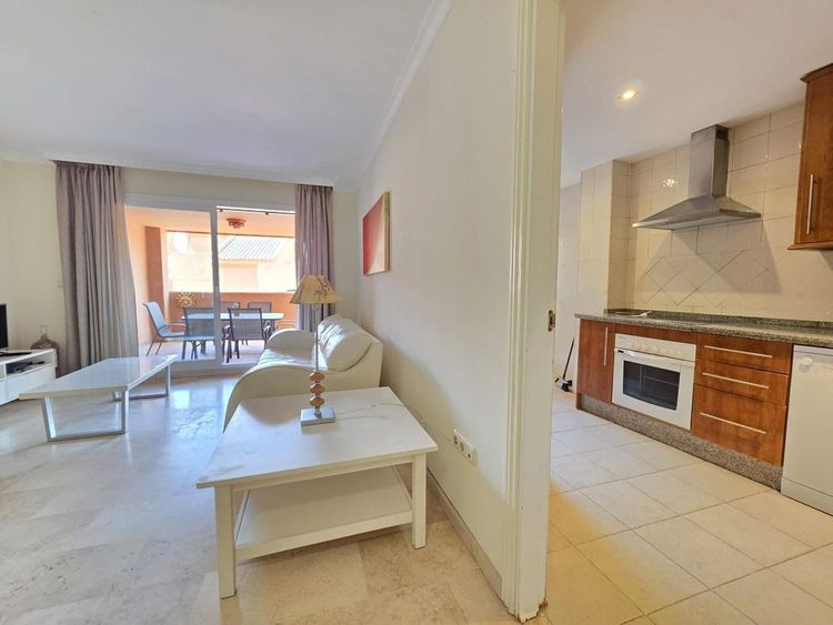 Apartment | Resale in Elviria in Elviria, Costa del Sol - Photo 3