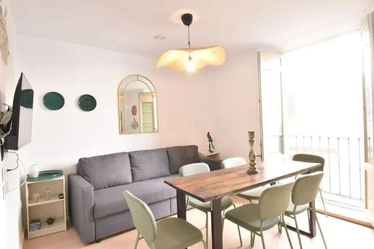 Apartment | Resale in Málaga in Málaga, Costa del Sol - Photo 2