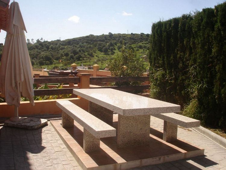 House | Resale in Estepona in Estepona, Costa del Sol - Photo 5