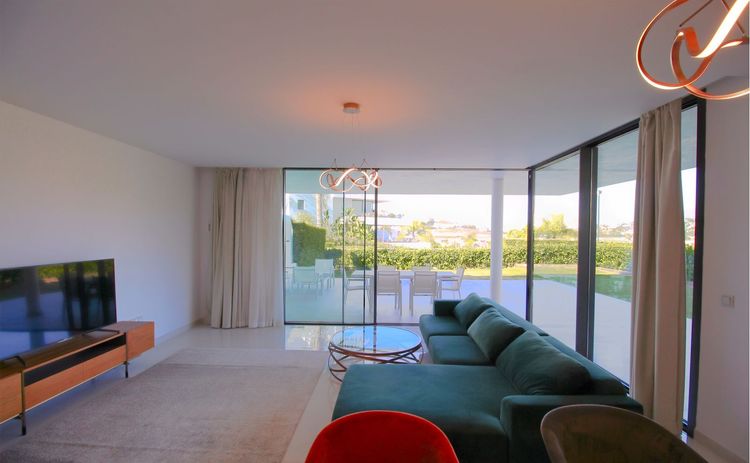 Apartment | Resale in New Golden Mile in New Golden Mile, Costa del Sol - Photo 4