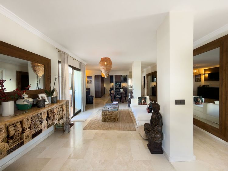 Apartment | Resale in Elviria in Elviria, Costa del Sol - Photo 3