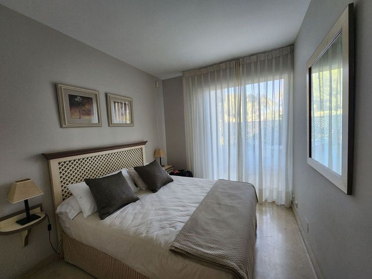 Apartment | Resale in Estepona in Estepona, Costa del Sol - Photo 5