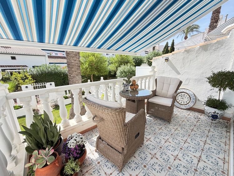 House | Resale in Villamartin in Villamartin, Orihuela Costa, Costa Blanca - Photo 3
