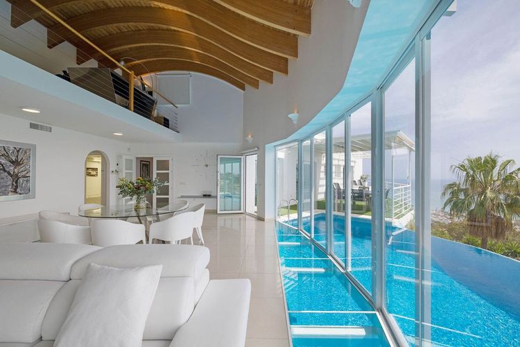 House | Resale in Benalmadena Costa in Benalmadena Costa, Costa del Sol - Photo 2