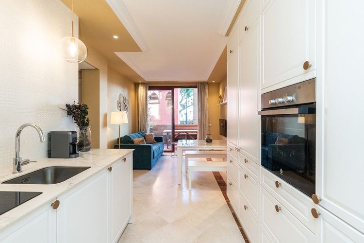 Apartment | Resale in Marbella in Marbella Others, Costa del Sol - Photo 5