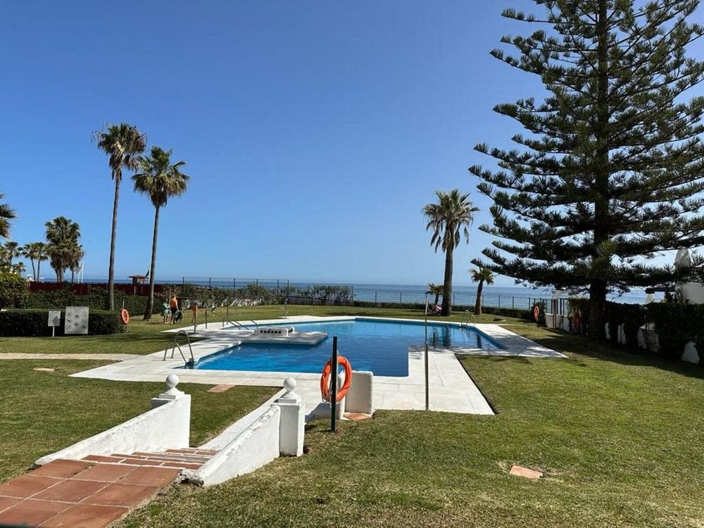 Apartment | Resale in Calahonda in Calahonda, Costa del Sol - Main property photo