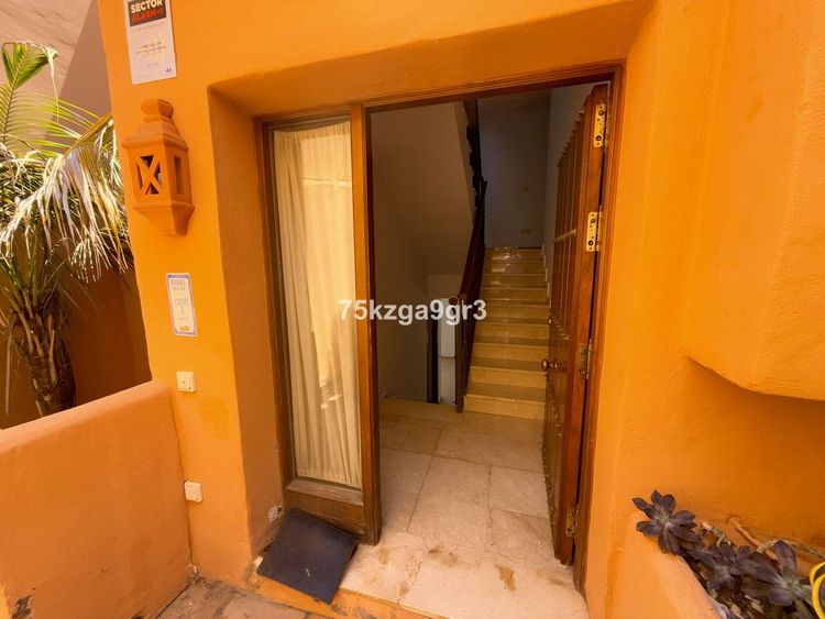 House | Resale in Mijas Costa in Mijas Costa, Costa del Sol - Photo 5