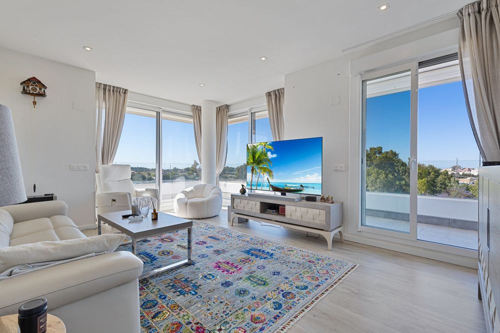 Apartment | Resale in Nueva Andalucía in Nueva Andalucía Others, Costa del Sol - Main property photo