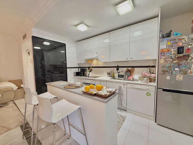Apartment | Resale in The Golden Mile in The Golden Mile, Costa del Sol - Photo 5