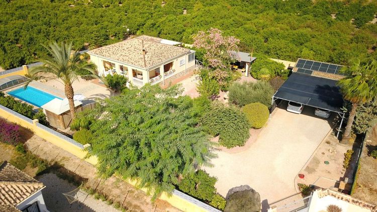 House | Resale in La Campaneta in La Campaneta, Costa Blanca - Photo 4